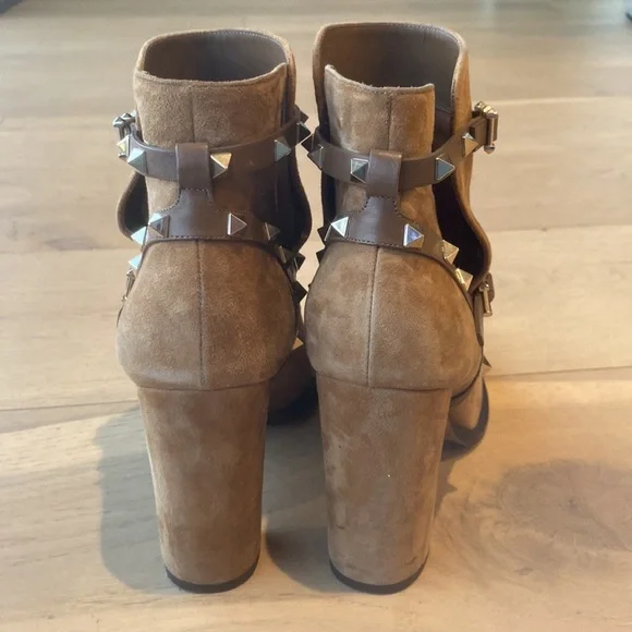 Valentino tan suede Rockstud booties sz. 41.5 - Picture 4 of 14